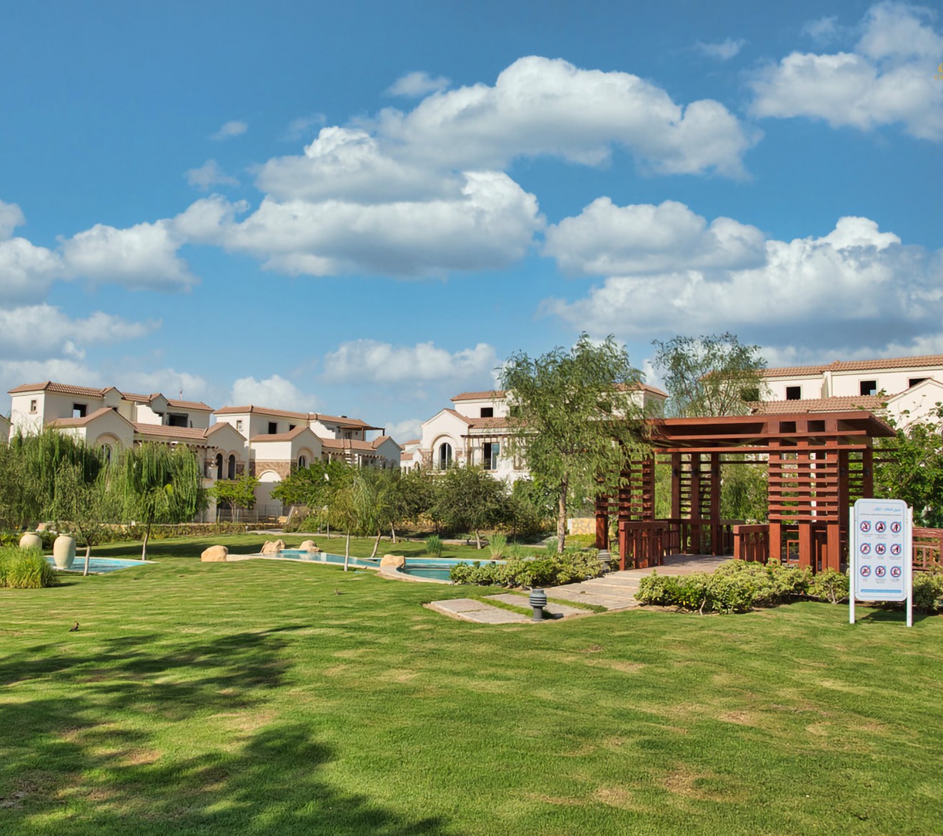 حدائق مكتملة ومسارات للمشي في Divina Gardens